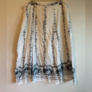 2000s Vintage Floral Patterned White and Black Skirt